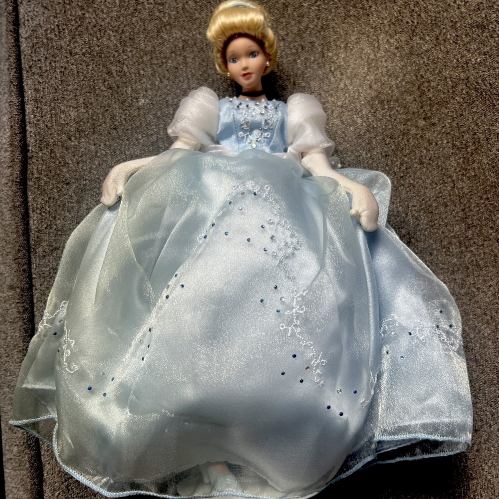 Ashton Drake 15" CINDERELLA From The Royal Disney Princess Series w/ Box